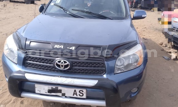 Acheter Occasion Voiture Toyota RAV4 Bleu à Lomé, Togo Acheter Occasion Voiture Toyota RAV4 Bleu à Lomé, Togo