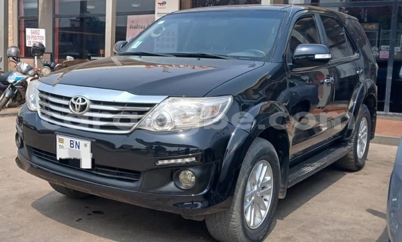 Acheter Occasion Voiture Toyota Fortuner Noir à Lomé, Togo Acheter Occasion Voiture Toyota Fortuner Noir à Lomé, Togo