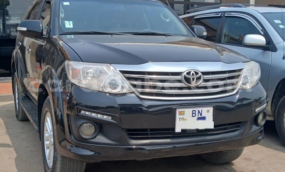 Acheter Occasion Voiture Toyota Fortuner Noir à Lomé, Togo Acheter Occasion Voiture Toyota Fortuner Noir à Lomé, Togo