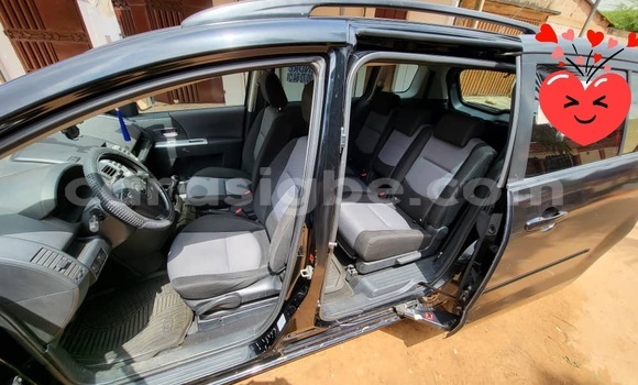 Acheter Occasion Voiture Mazda 5 Noir à Lomé, Togo Acheter Occasion Voiture Mazda 5 Noir à Lomé, Togo