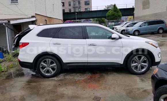 Acheter Occasion Voiture Hyundai Santa Fe Blanc à Lomé, Togo