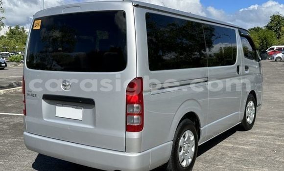 Buy Used Toyota Hiace White Car in Lome in Togo Buy Used Toyota Hiace White Car in Lome in Togo