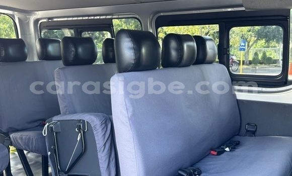 Buy Used Toyota Hiace White Car in Lome in Togo Buy Used Toyota Hiace White Car in Lome in Togo