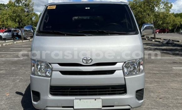 Buy Used Toyota Hiace White Car in Lome in Togo Buy Used Toyota Hiace White Car in Lome in Togo
