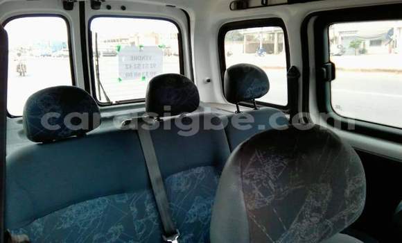 Buy Used Renault Kangoo White Car in Lome in Maritime Buy Used Renault Kangoo White Car in Lome in Maritime