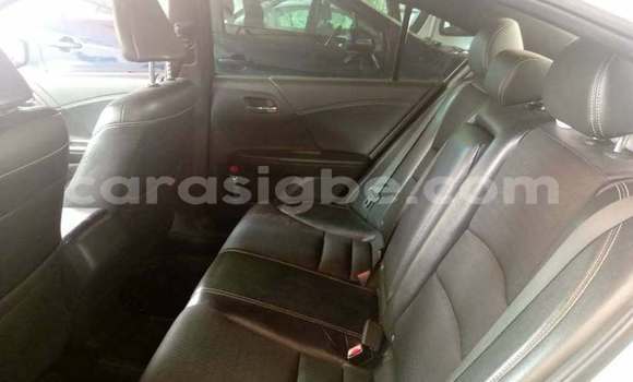Acheter Occasion Voiture Honda Accord Blanc à Lome, West africa Acheter Occasion Voiture Honda Accord Blanc à Lome, West africa