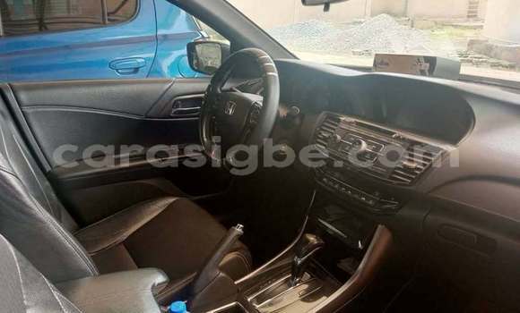 Acheter Occasion Voiture Honda Accord Blanc à Lome, West africa Acheter Occasion Voiture Honda Accord Blanc à Lome, West africa