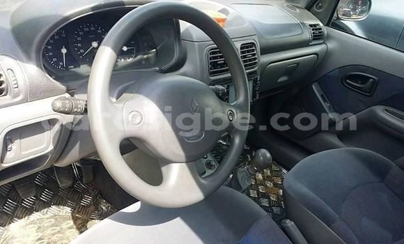 Acheter Occasion Voiture Renault Clio Bleu à Lomé, Togo Acheter Occasion Voiture Renault Clio Bleu à Lomé, Togo