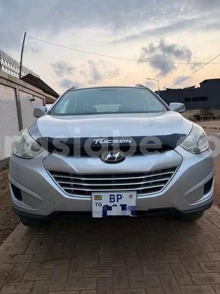 Big with watermark hyundai tucson plateaux blitta 10653