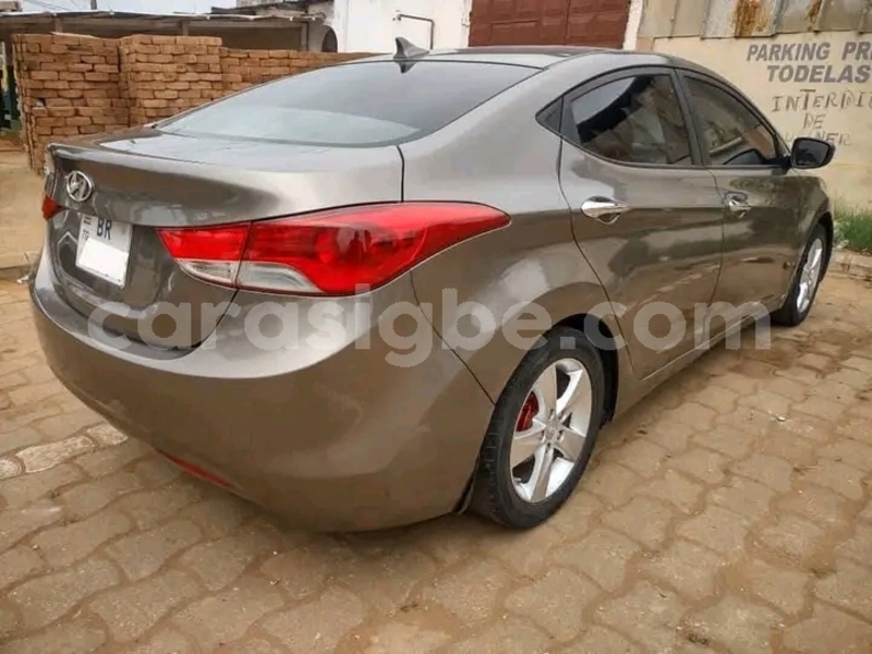 Big with watermark hyundai elantra plateaux anie 10655