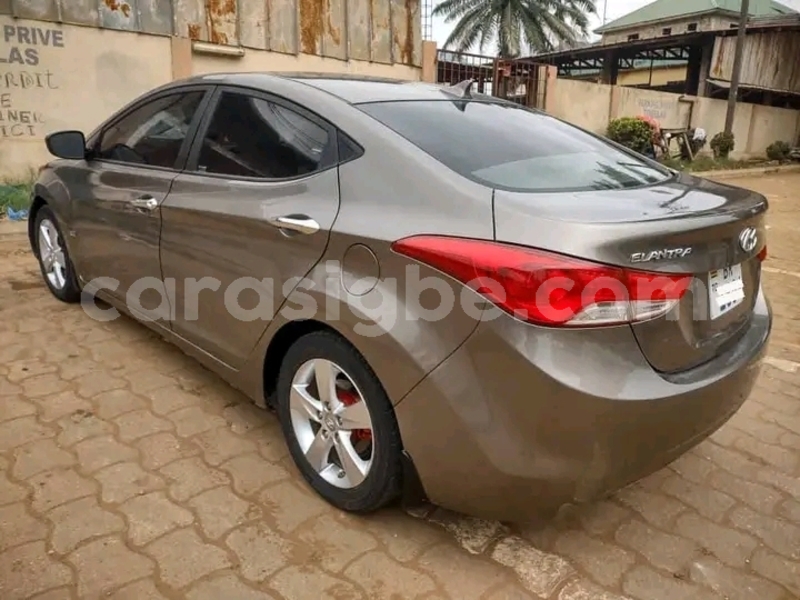 Big with watermark hyundai elantra plateaux anie 10655