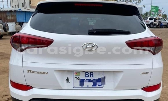 Acheter Neuf Voiture Hyundai Tucson Blanc à Lome, West africa Acheter Neuf Voiture Hyundai Tucson Blanc à Lome, West africa