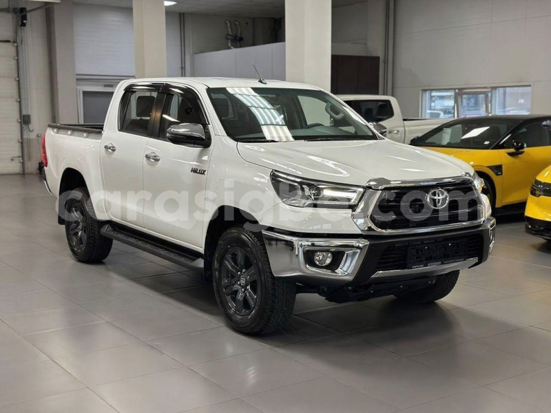 Big with watermark toyota hilux maritime lome 10799