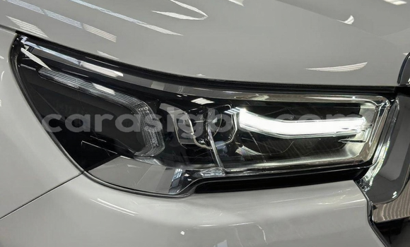 Acheter Neuf Voiture Toyota Hilux Blanc à Lomé, Maritime Acheter Neuf Voiture Toyota Hilux Blanc à Lomé, Maritime