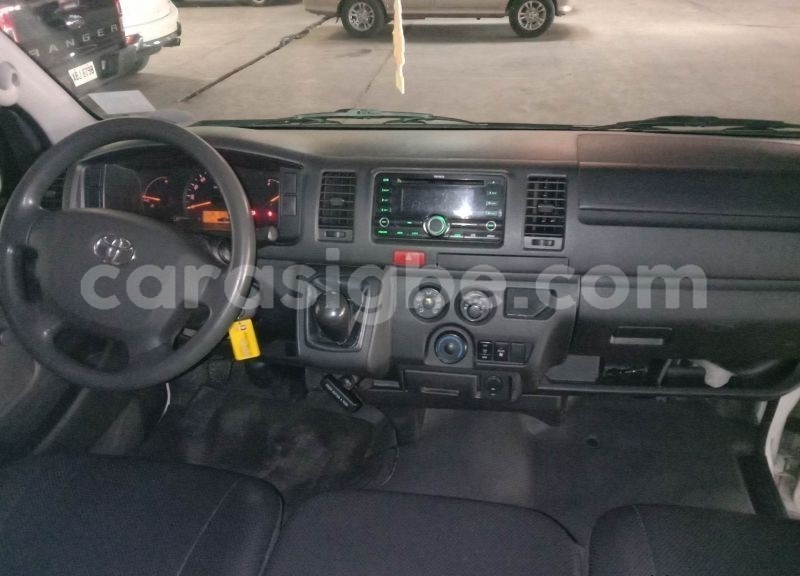 Big with watermark toyota hiace maritime lome 10800