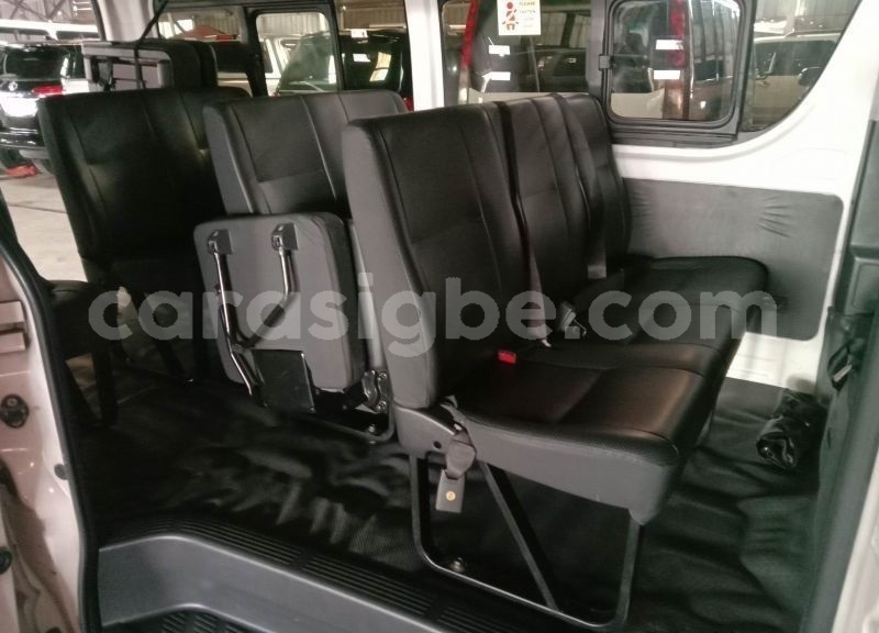 Big with watermark toyota hiace maritime lome 10800