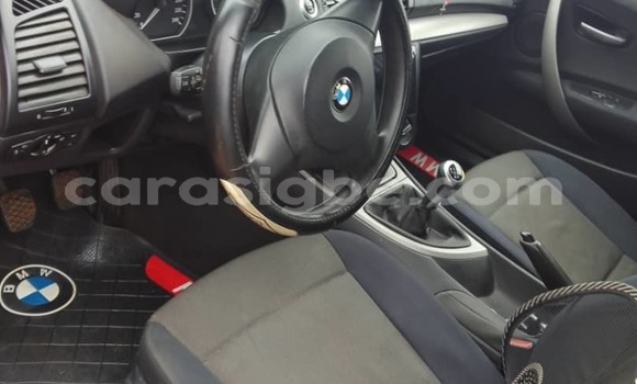 Acheter Occasion Voiture BMW 1–Serie Rouge à Lomé, Maritime Acheter Occasion Voiture BMW 1–Serie Rouge à Lomé, Maritime