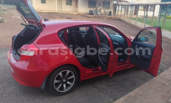 Acheter Occasion Voiture BMW 1–Serie Rouge à Lomé, Maritime Acheter Occasion Voiture BMW 1–Serie Rouge à Lomé, Maritime