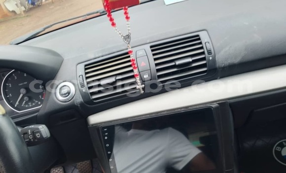 Acheter Occasion Voiture BMW 1–Serie Rouge à Lomé, Maritime Acheter Occasion Voiture BMW 1–Serie Rouge à Lomé, Maritime