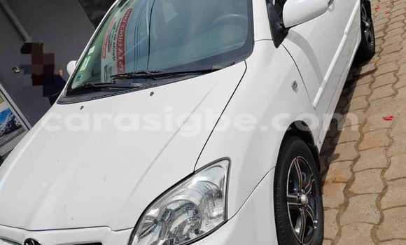 Acheter Occasion Voiture Toyota Corolla Blanc à Lomé, Togo Acheter Occasion Voiture Toyota Corolla Blanc à Lomé, Togo