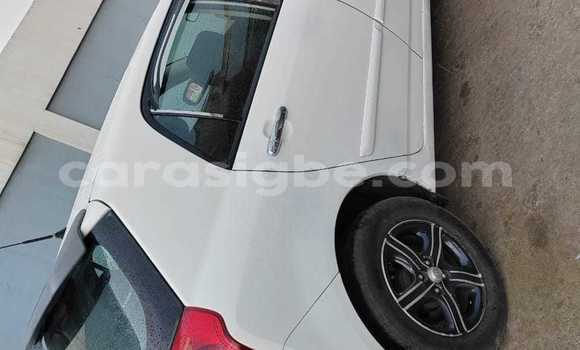 Acheter Occasion Voiture Toyota Corolla Blanc à Lomé, Togo Acheter Occasion Voiture Toyota Corolla Blanc à Lomé, Togo