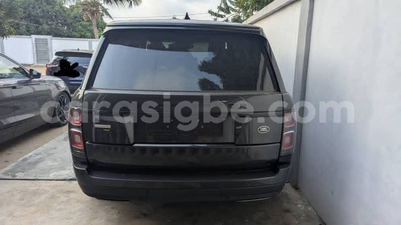 Big with watermark land rover range rover vogue west africa lome 10824