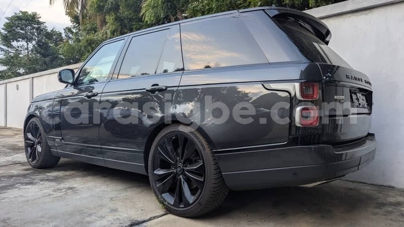 Big with watermark land rover range rover vogue west africa lome 10824