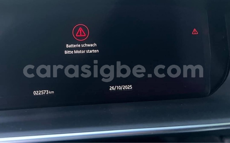 Big with watermark land rover range rover vogue west africa lome 10824