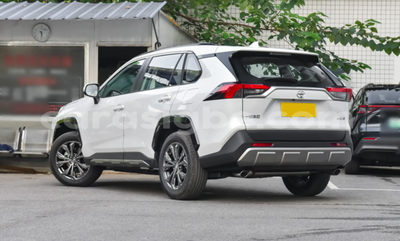 Acheter Neuf Voiture Toyota RAV4 Noir à Lome, West africa Acheter Neuf Voiture Toyota RAV4 Noir à Lome, West africa