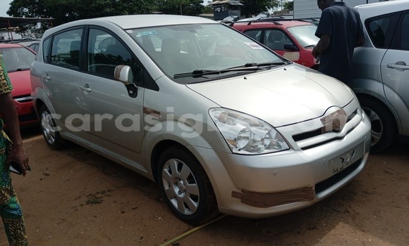 Acheter Import Voiture Toyota Verso Gris à Lomé, Maritime
