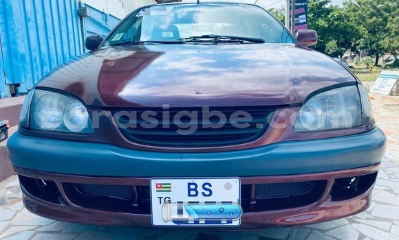 Acheter Occasion Voiture Toyota Avensis Rouge à Lomé, Maritime