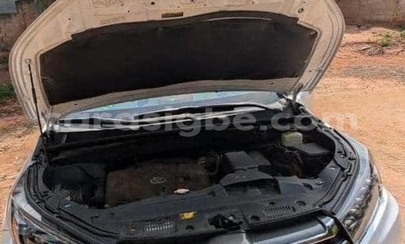 Acheter Occasion Voiture Toyota Highlander Blanc à Lomé, Maritime