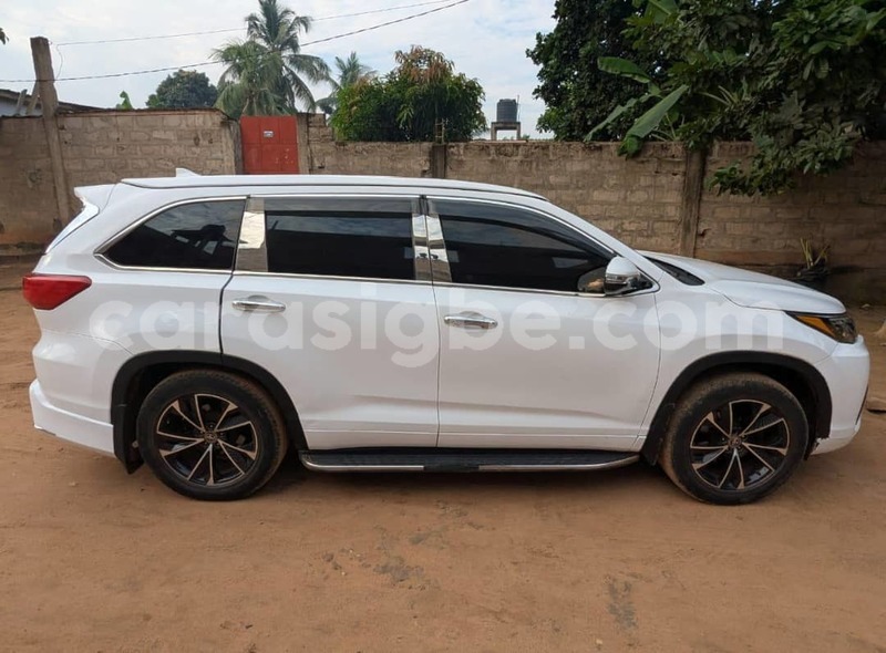 Big with watermark toyota highlander maritime lome 10840