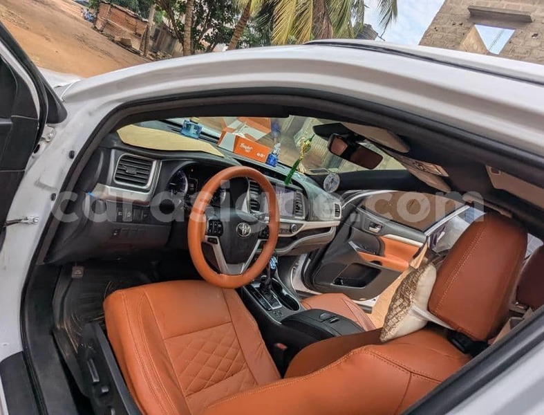 Big with watermark toyota highlander maritime lome 10840