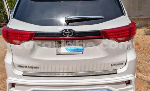 Acheter Occasion Voiture Toyota Highlander Blanc à Lomé, Maritime Acheter Occasion Voiture Toyota Highlander Blanc à Lomé, Maritime