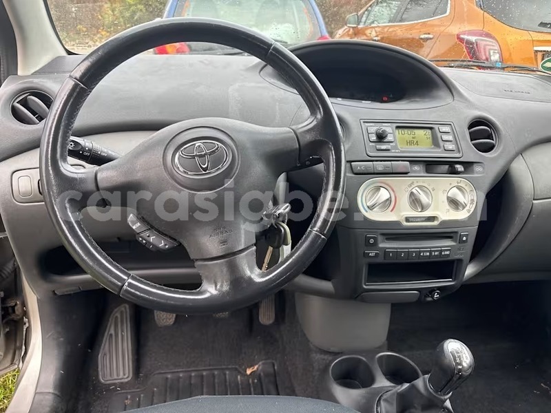 Big with watermark toyota yaris maritime lome 10842