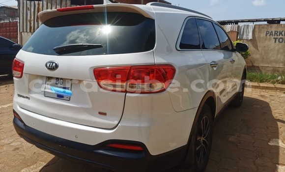 Acheter Occasion Voiture Kia Sorento Blanc à Lomé, Togo Acheter Occasion Voiture Kia Sorento Blanc à Lomé, Togo
