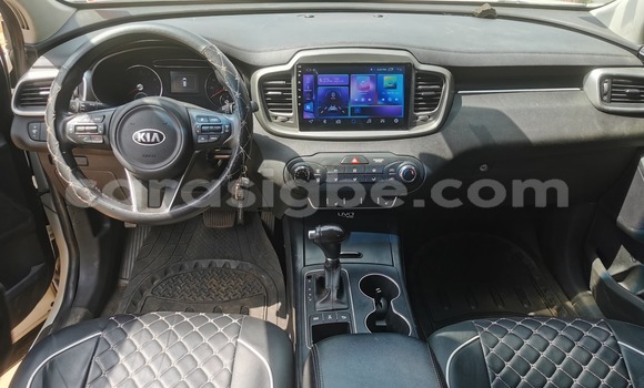 Acheter Occasion Voiture Kia Sorento Blanc à Lomé, Togo Acheter Occasion Voiture Kia Sorento Blanc à Lomé, Togo