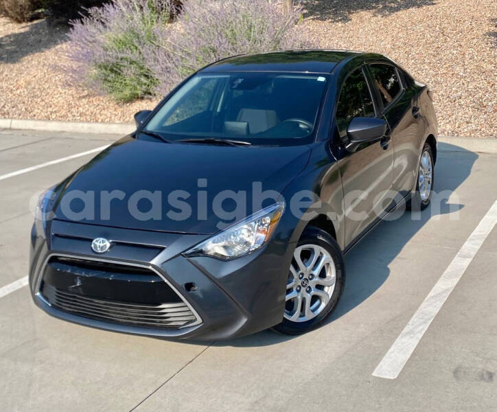 Big with watermark toyota yaris togo lome 10870