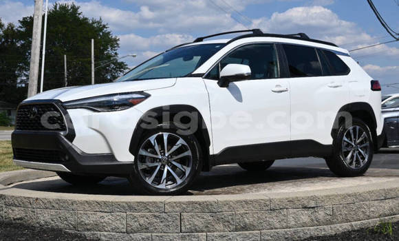 Acheter Occasion Voiture Toyota Corolla Cross Blanc à Lomé, Togo