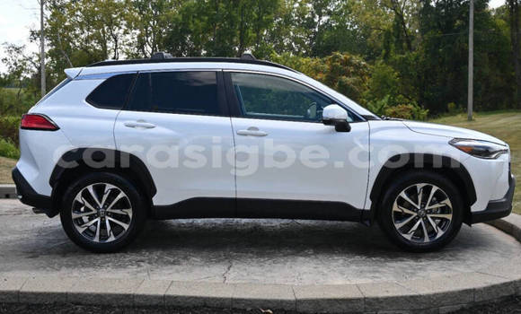 Acheter Occasion Voiture Toyota Corolla Cross Blanc à Lomé, Togo Acheter Occasion Voiture Toyota Corolla Cross Blanc à Lomé, Togo
