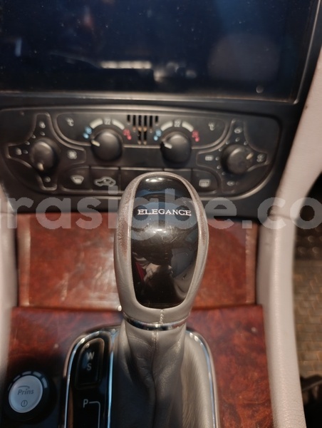 Big with watermark mercedes benz 200 maritime lome 10874