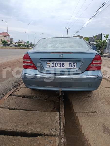 Big with watermark mercedes benz 200 maritime lome 10874