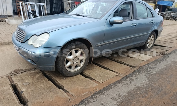 Acheter Occasion Voiture Mercedes‒Benz 200 Bleu à Lomé, Maritime Acheter Occasion Voiture Mercedes‒Benz 200 Bleu à Lomé, Maritime