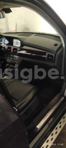 Big with watermark mercedes viano maritime lome 10875