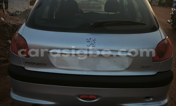 Acheter Occasion Voiture Peugeot 206 Vert à Lomé, Maritime Acheter Occasion Voiture Peugeot 206 Vert à Lomé, Maritime