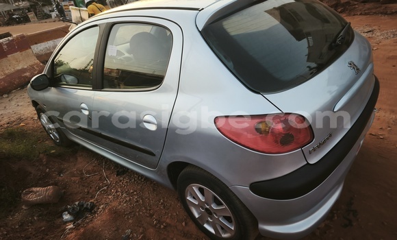 Acheter Occasion Voiture Peugeot 206 Vert à Lomé, Maritime Acheter Occasion Voiture Peugeot 206 Vert à Lomé, Maritime