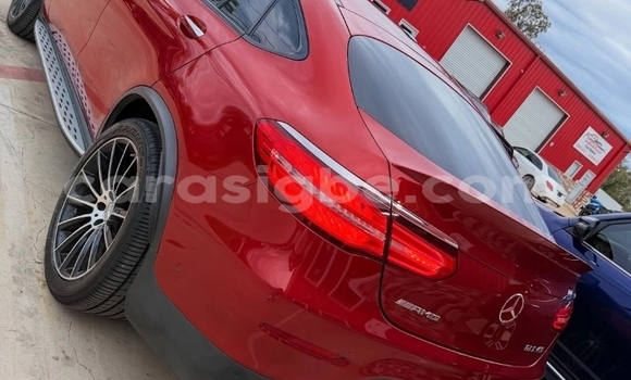 Acheter Neuf Voiture Mercedes-Benz GLC 250D Rouge à Lome, West africa Acheter Neuf Voiture Mercedes-Benz GLC 250D Rouge à Lome, West africa