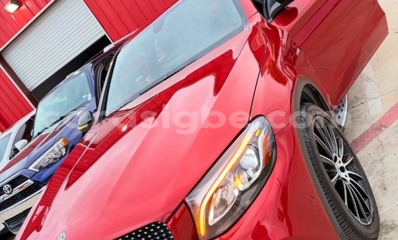 Acheter Neuf Voiture Mercedes-Benz GLC 250D Rouge à Lome, West africa Acheter Neuf Voiture Mercedes-Benz GLC 250D Rouge à Lome, West africa