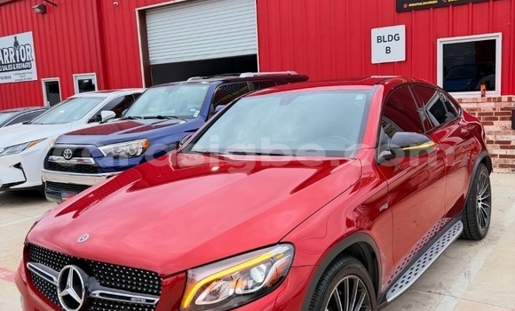 Acheter Neuf Voiture Mercedes-Benz GLC 250D Rouge à Lome, West africa Acheter Neuf Voiture Mercedes-Benz GLC 250D Rouge à Lome, West africa
